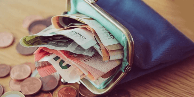 Why banks need to maintain cash services for customers