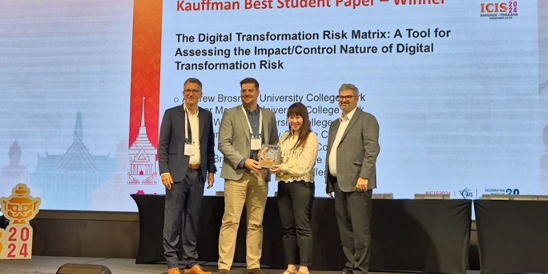 Dr. Stephen Treacy and Team Win Prestigious Kauffman Best Student Paper Award